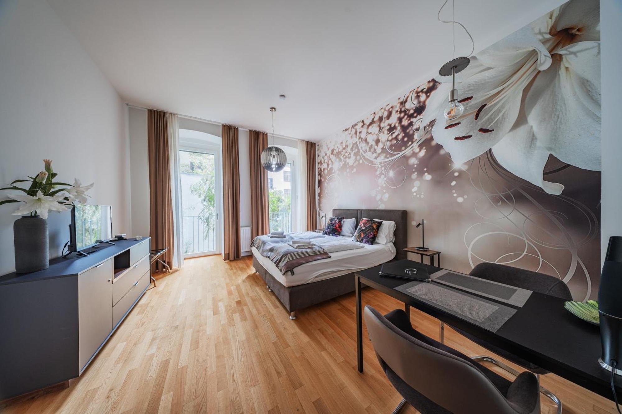 Stylish Nest For 4