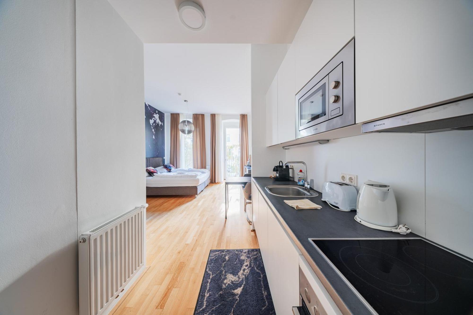 Stylish Nest For 4 Wenen